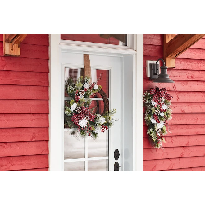 Holiday Living Indoor Multicolour Artificial Christmas Wreath With Snowflakes 20-in 3 Holiday Living Indoor Multicolour Artificial Christmas Wreath With Snowflakes 20-in